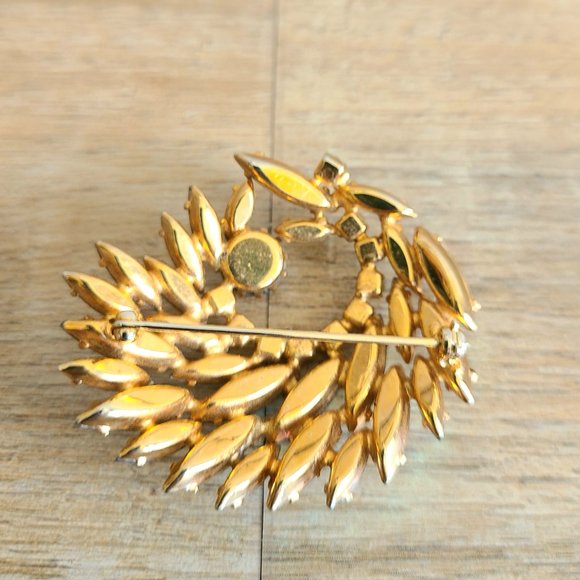 Vintage unsigned Sherman Aurora Borealis Rhinestones Brooch. Designer Jewelry. - Picture 7 of 7